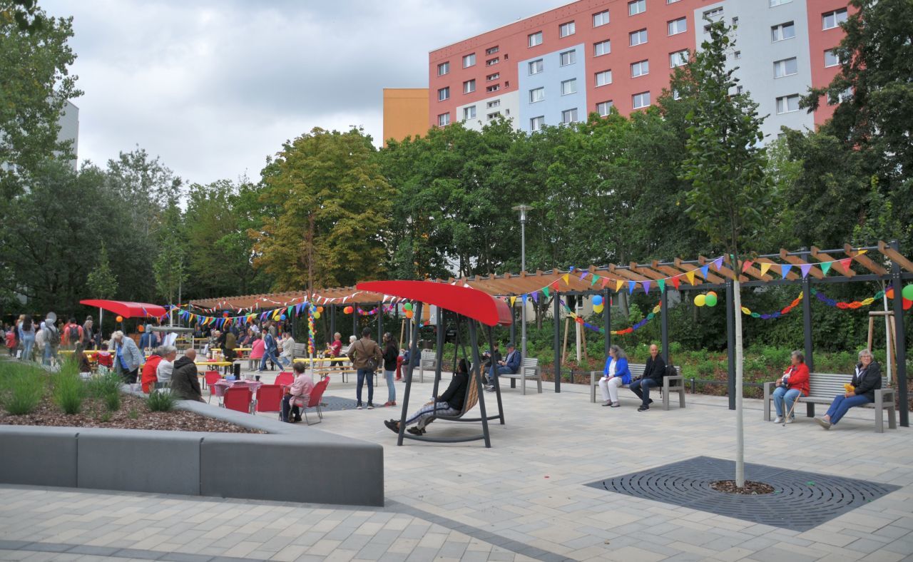 Einweihung Vorplatz des Bruno-Baum-Grünzugs - Promenade