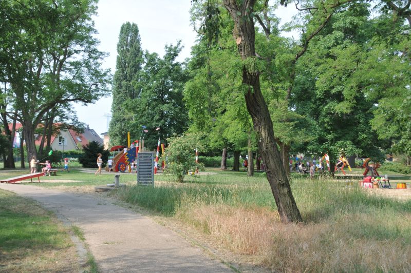 Eröffnung des Spielplatzes Stadtgarten Biesdorf - Neuer Spielplatz unter alten Bäumen