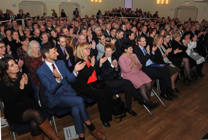 Festakt 40 Jahre Marzahn-Hellersdorf im Freizeitfoum Marzahn - Die erste Reihe