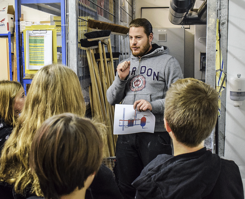Rundgang mit dem Hausmeister der Johann-Strauß-Grundschule