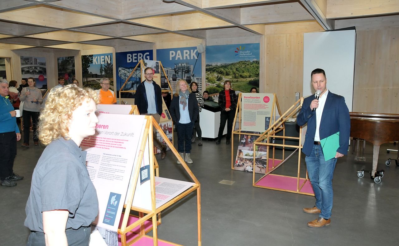Ausstellung „Lebenswerte Stadt - 28 x Stadtentwicklung in Dänemark" - Eröffnung durch Bezirksstadtrat Stefan Bley