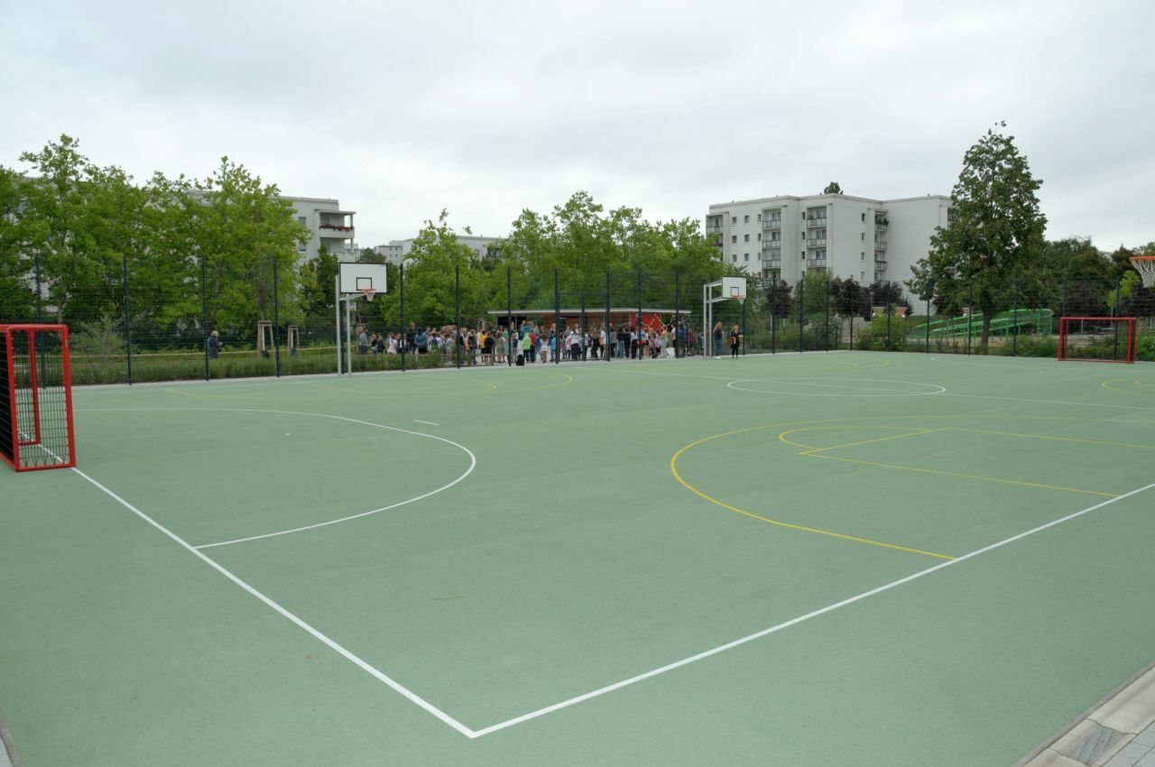 Übergabe der Sportfreianlage der Pusteblume-Grundschule - Das neue Spielfeld