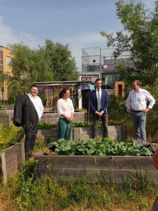 Kiezspaziergang mit Senator Geisel und Bezirksstadtrat Lemm im Juni 2021 - Helle Oase