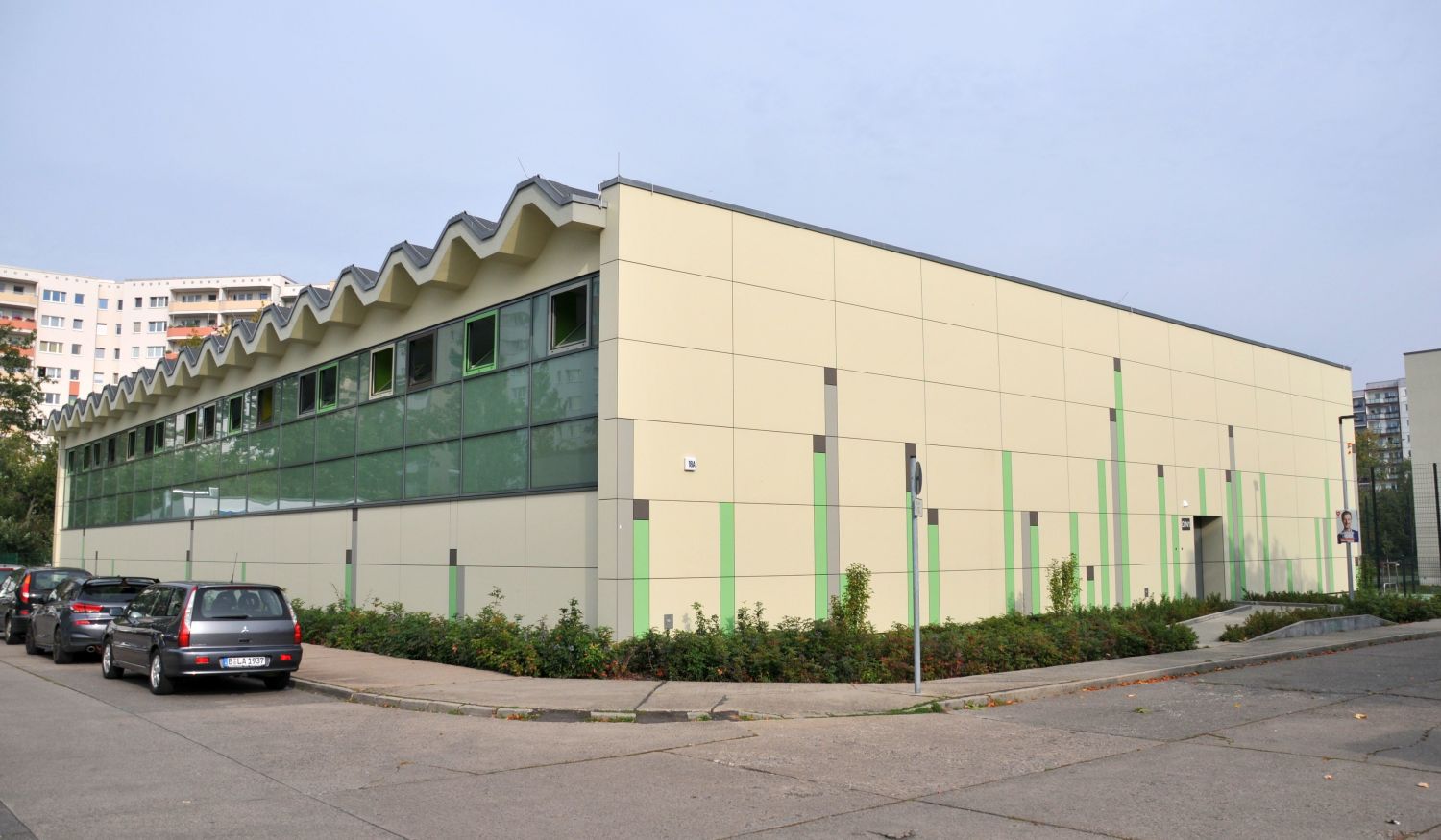 Mehrfache Übergabe Grundschule am Bürgerpark - Sanierte Sporthalle