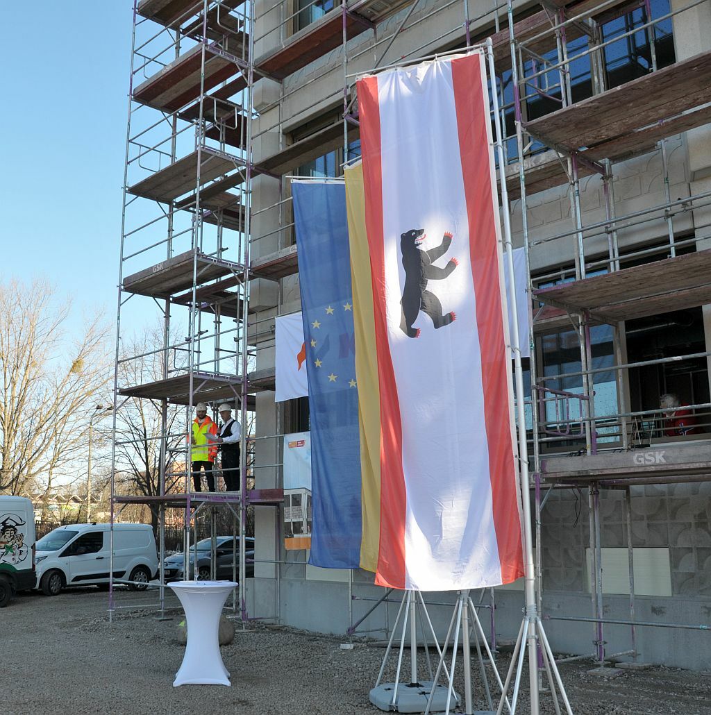 Richtfest für eine 4-zügige modulare Grundschule mit Sporthalle am Naumburger Ring - Richtspruch qua