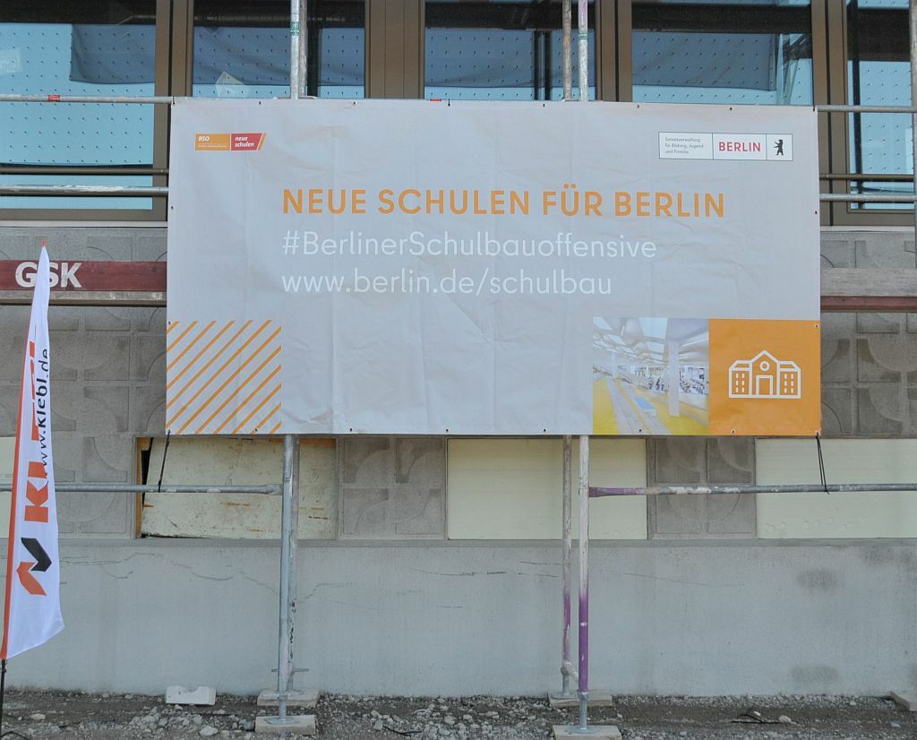 Richtfest für eine 4-zügige modulare Grundschule mit Sporthalle am Naumburger Ring - Schulbauoffensive