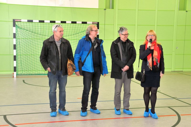 Übergabe Turnhalle Wolfgang-Amadeus-Mozart-Schule - Begrüßúng durch Bezirksstadträtin Juliane Witt