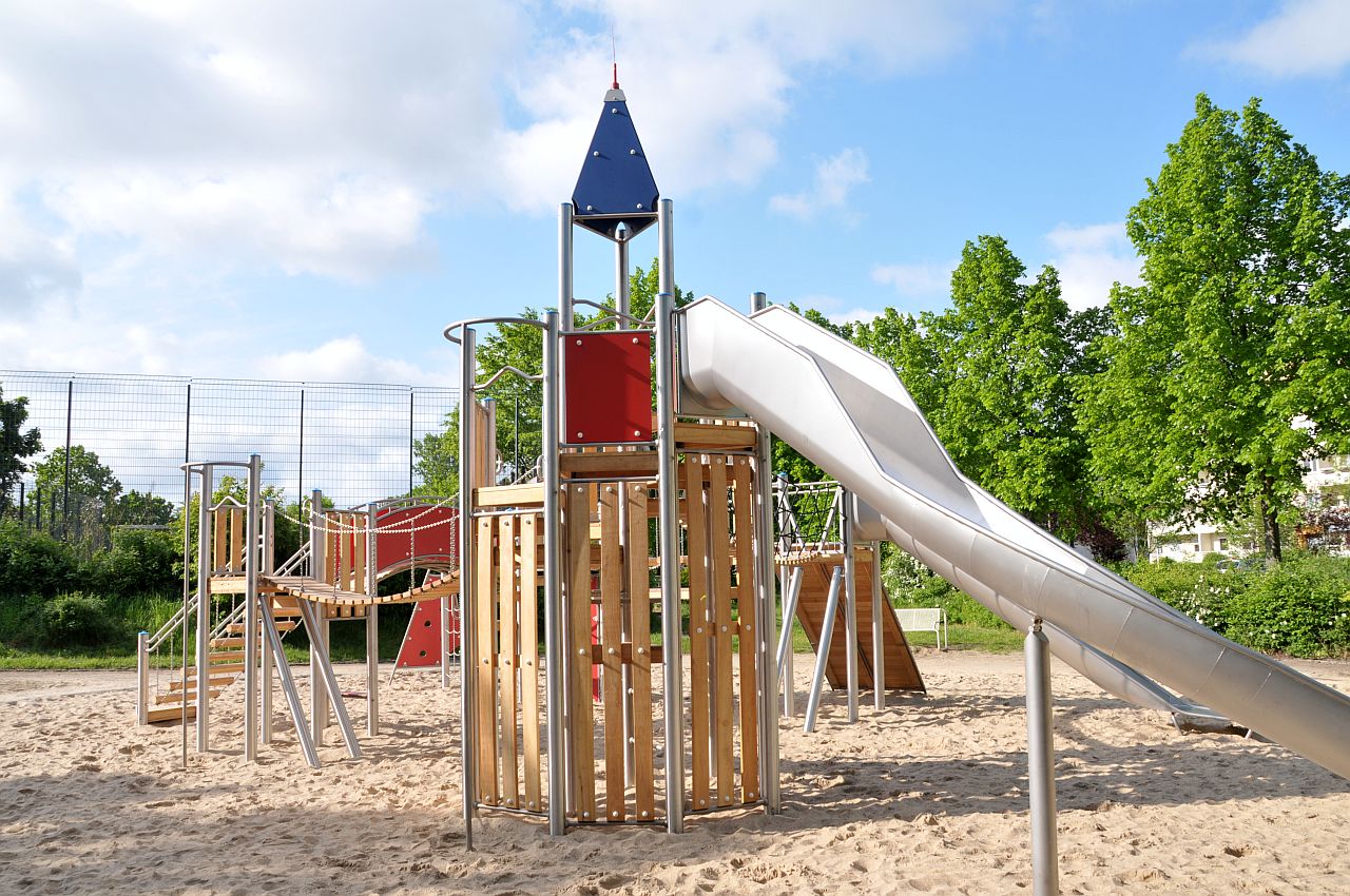 Wiedereröffnung Spielplatz Zerbster Straße - Das Spielgerüst 2