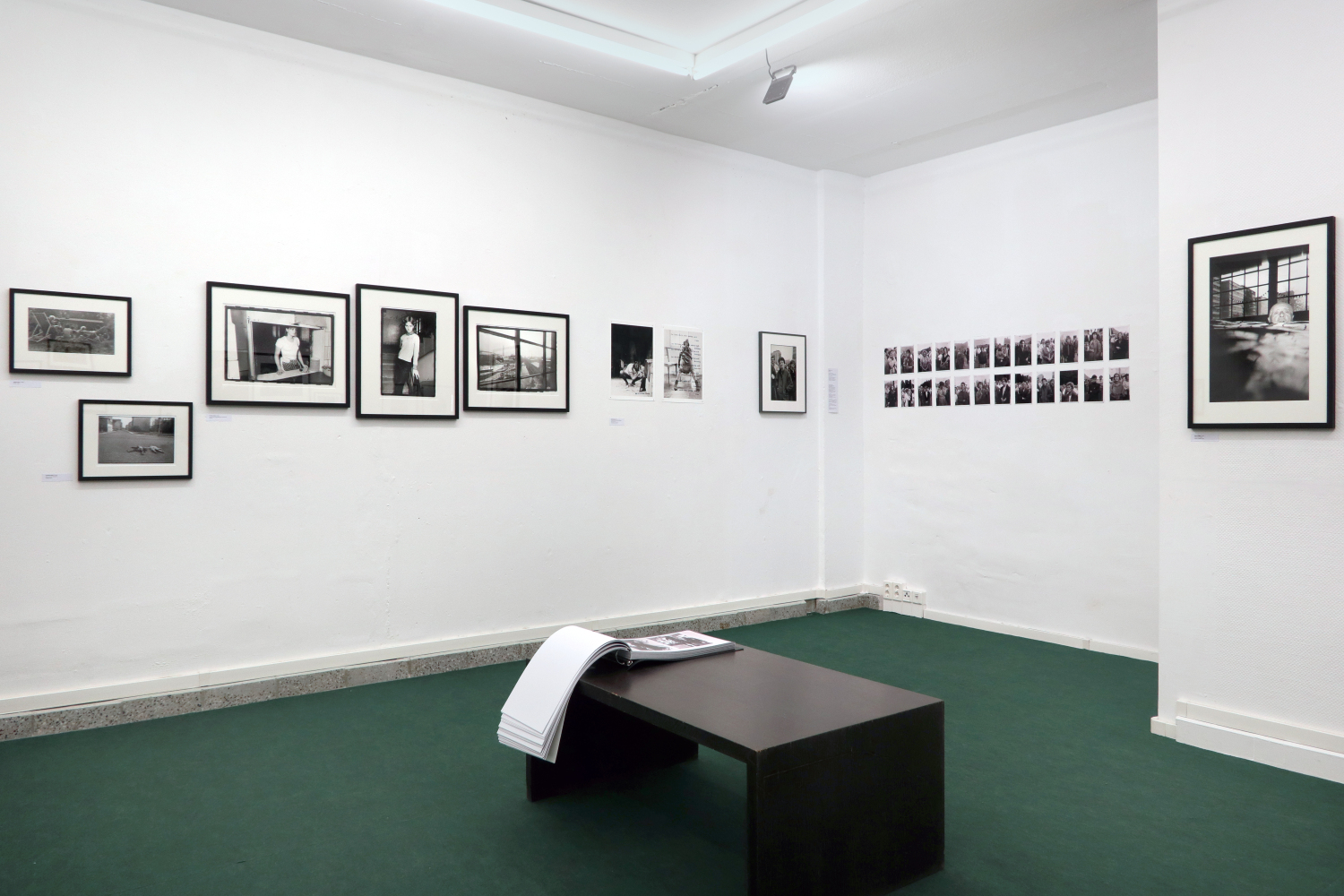 An den Rändern taumelt das Glück, Teil 2, Ausstellungsansicht, 2024, neue Gesellschaft für bildende Kunst (nGbK)