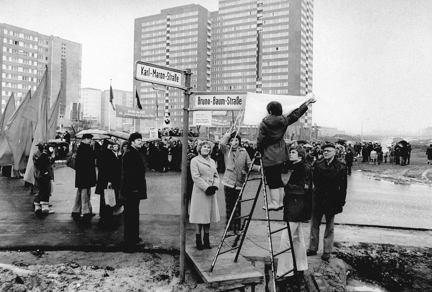 Straßenumbenennung Poelchaustraße - Bruno-Baum-Straße im Ortsteil Marzahn in Berlin in der DDR