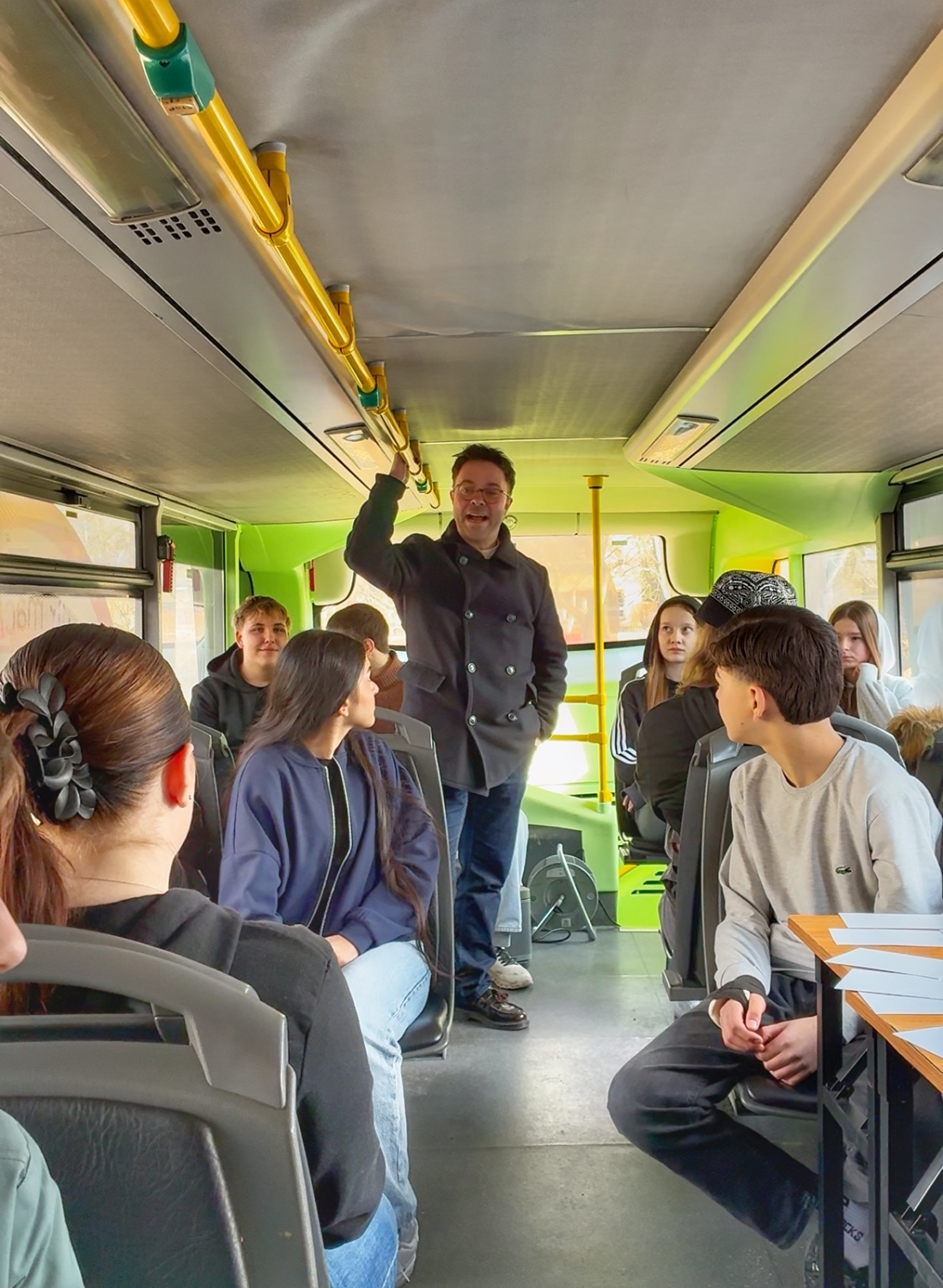 „Demokratie-Mobil“ startet Pilotprojekt an der Marcana-Gemeinschaftsschule in Marzahn