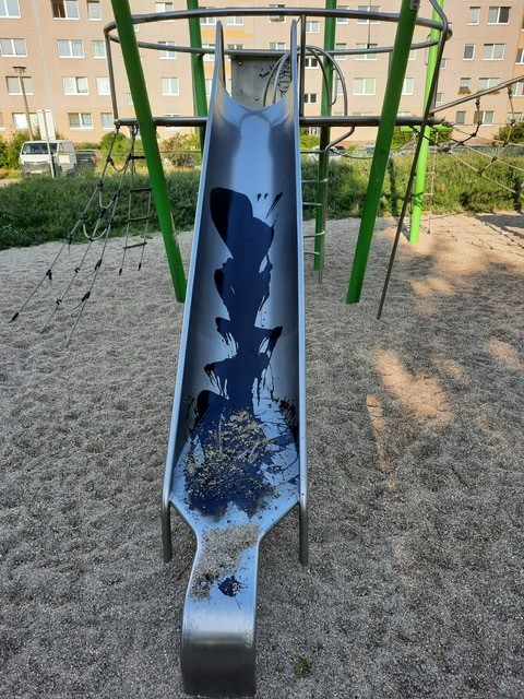 Vandalismusschaden Spielplatz Rosenbecker Straße 37