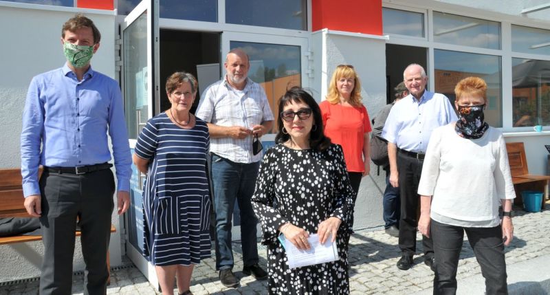 Eröffnung des Otto-Rosenberg-Hauses in Marzahn - Gruppenbild der Ehrengäste