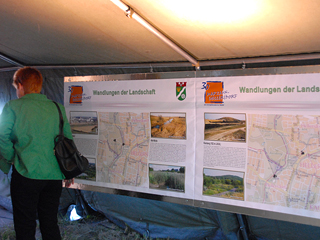 Ausstellung des Umweltfestes "'30 Jahre Marzahn-Hellersdorf - Wandlungen der Landschaft'":http://www.berlin.de/ba-marzahn-hellersdorf/verwaltung/natur/umweltfest.html