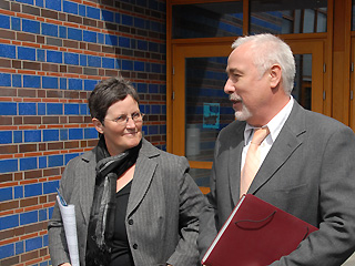 Schuldirektor Harald Schwenke begrüßte die Bezirksbürgermeisterin Dagmar Pohle
