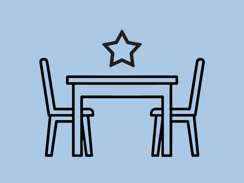 Tisch mit Stühlen