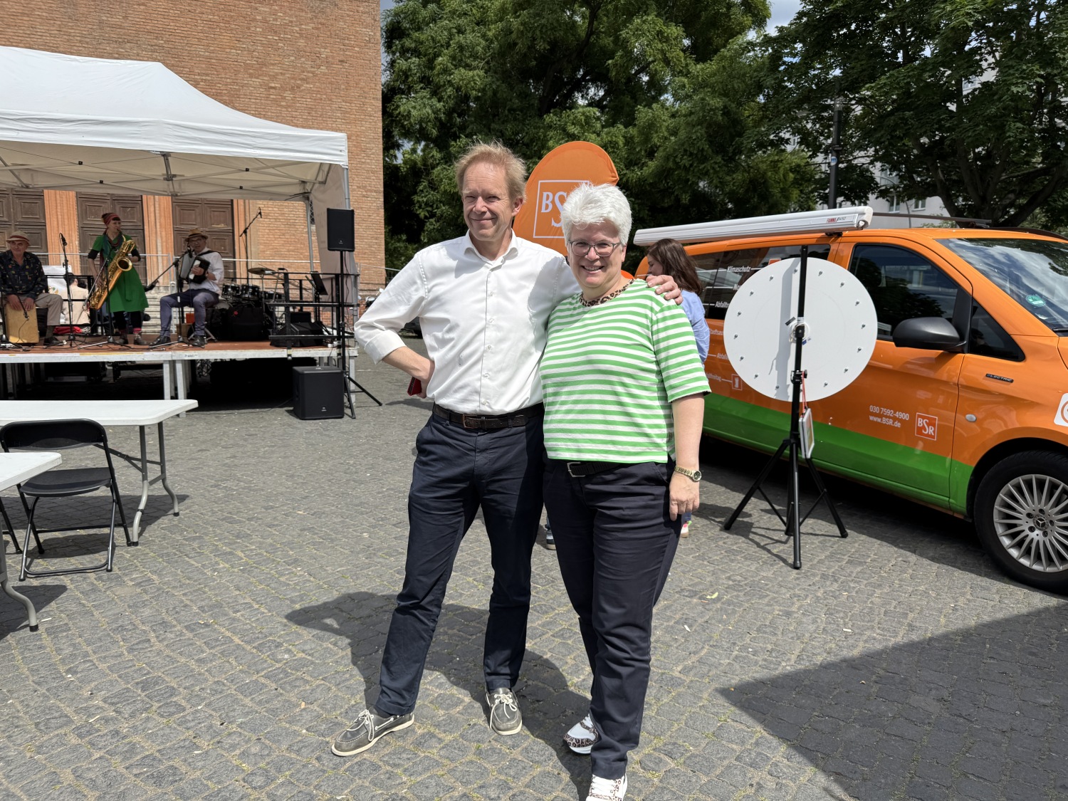 Bezirksbürgermeisterin Stefanie Remlinger mit Baustadtrat Ephraim Gothe