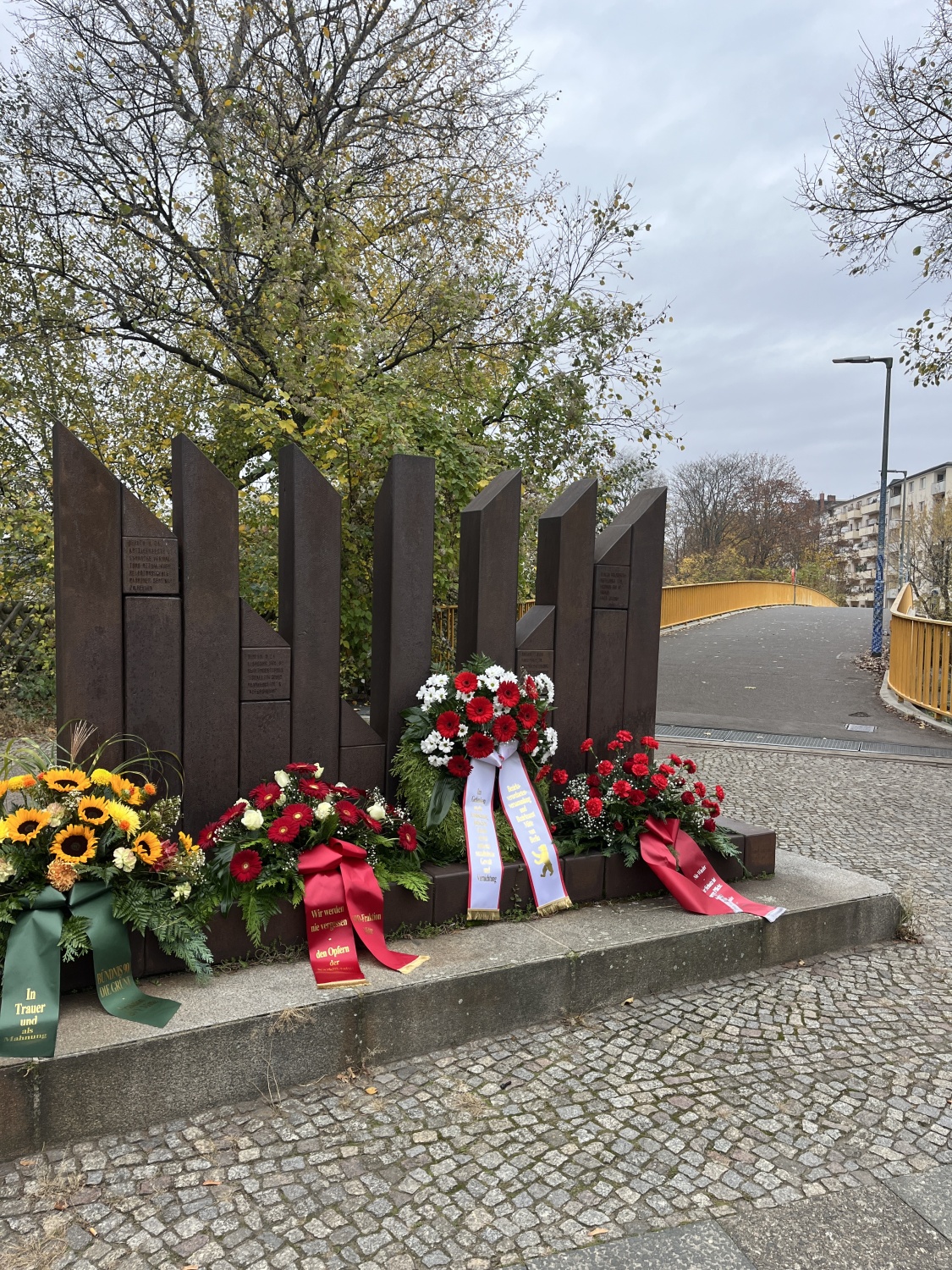 Gedenken Novemberpogrome Denkmal der israelitischen Synagogengemeinde Adass Jisroel am Siegmundshof