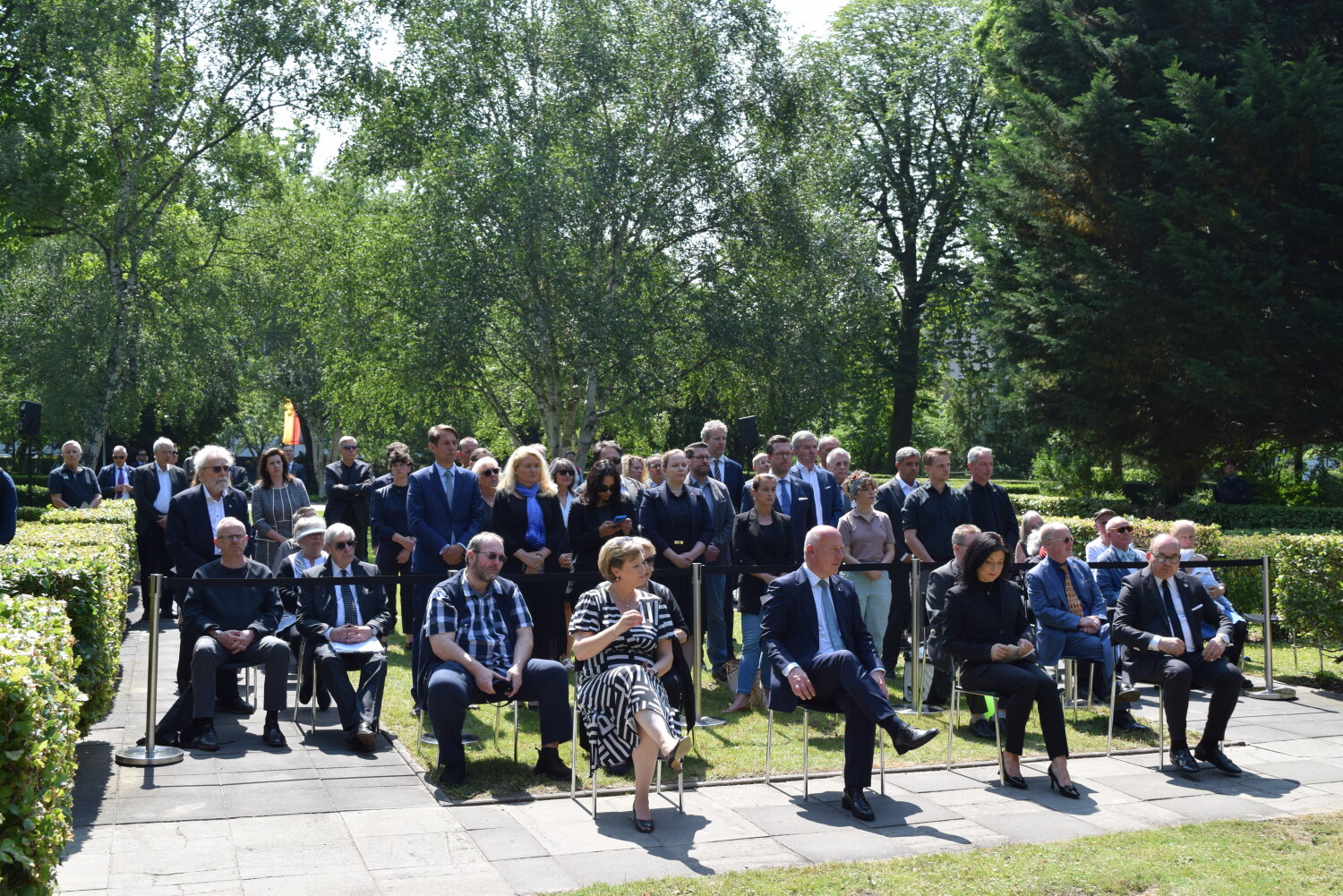 Zahlreiche Gäste nahmen an der Gedenkveranstaltung auf dem Friedhof Seestraße teil.