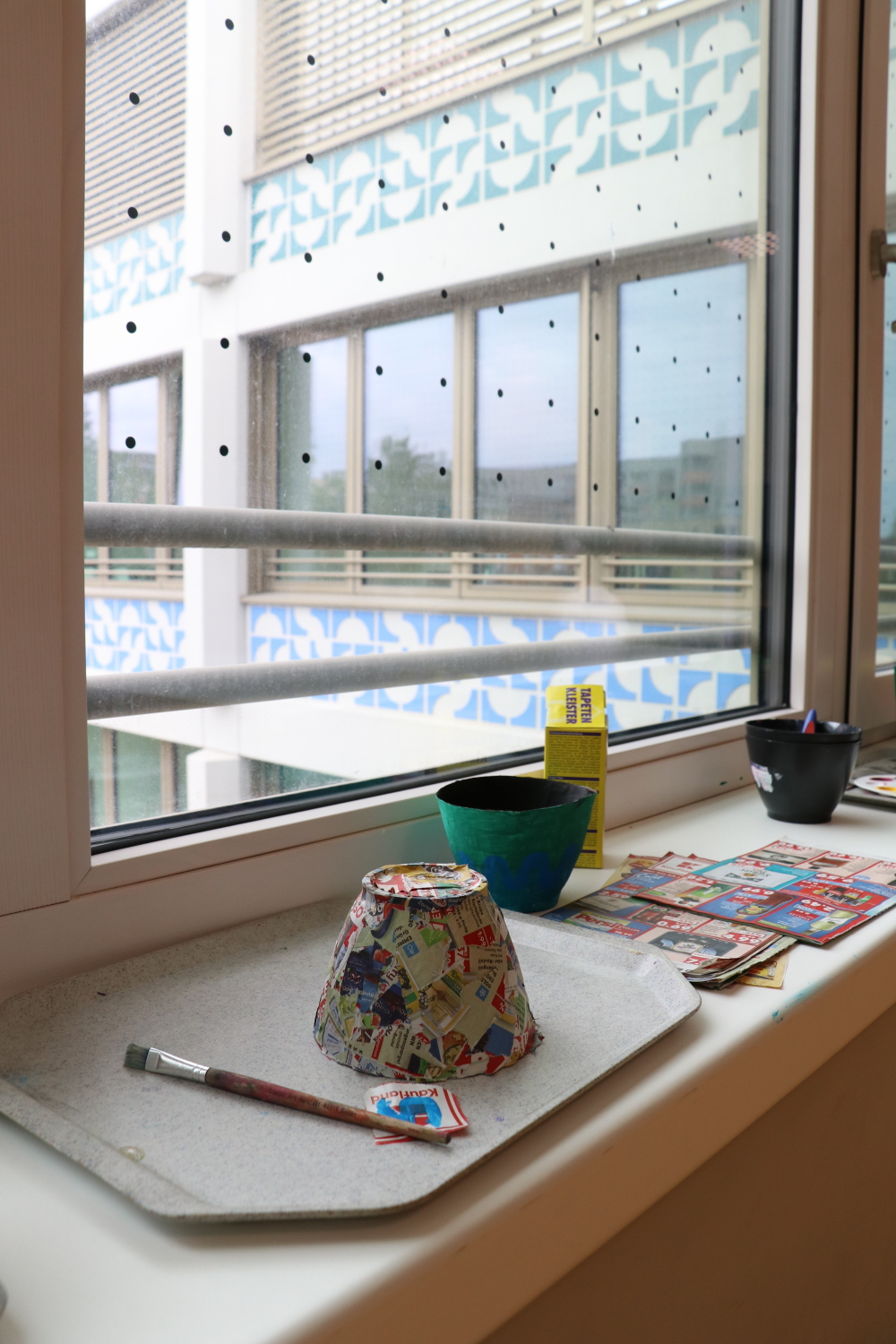 Kleine Kunstwerke im neuen Kreativraum der Anna-Lindh-Schule