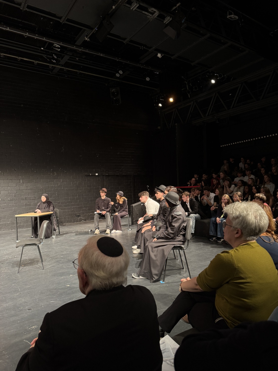 Dr. Moshe Abraham Offenberg und Stefanie Remlinger bei der Vorführung im GRIPS Theater