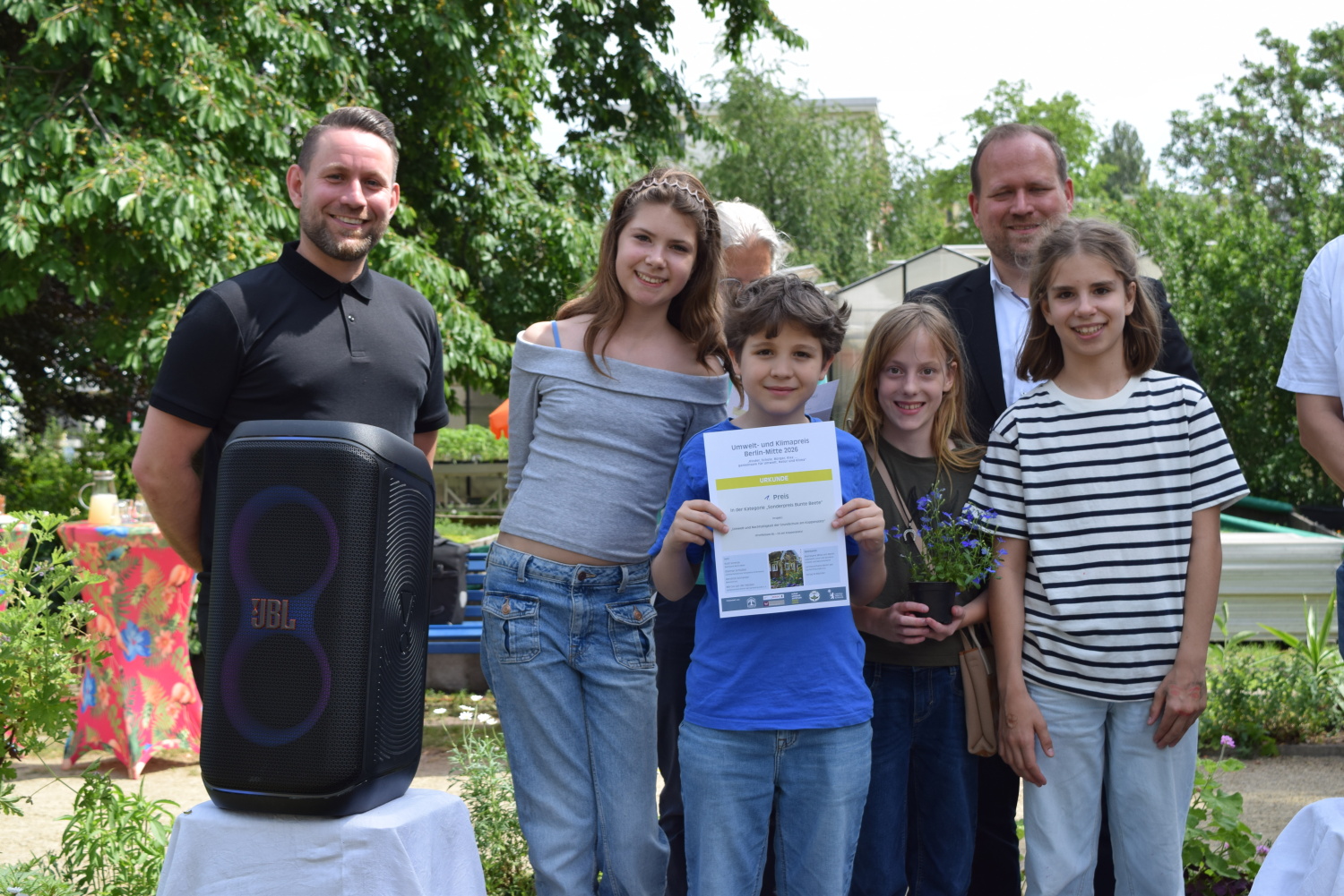 Ebenfalls erstklassig im Gärtnern: Die Profilklasse 6b der Grundschule am Koppenplatz.