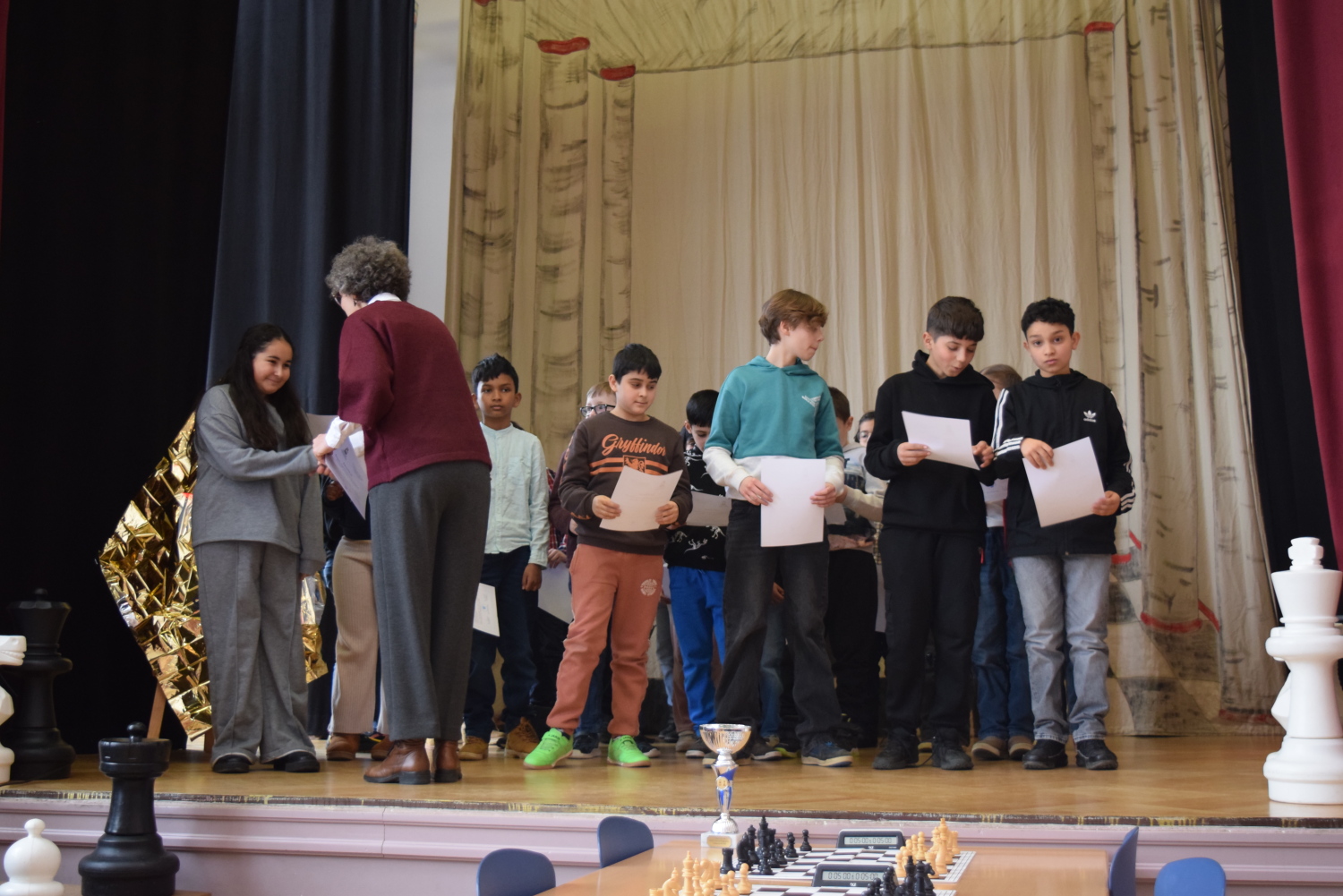 Für die besonders begabten Schüler*innen gab es eine Urkunde.