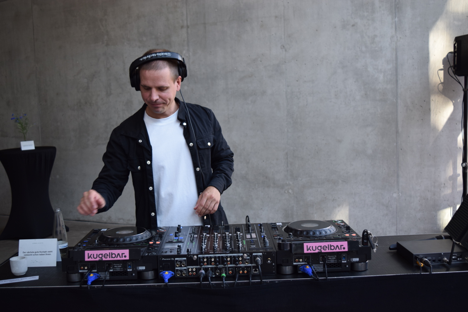 DJ Frolov sorgte für den musikalischen Hintergrund.