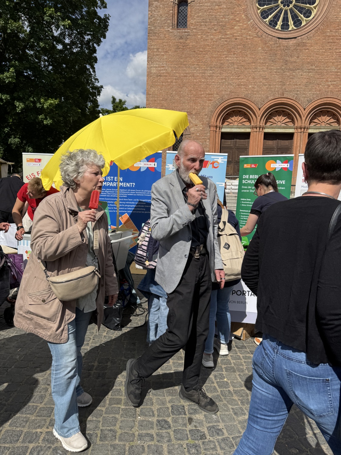 Leckeres Eis auf dem Leopoldplatz