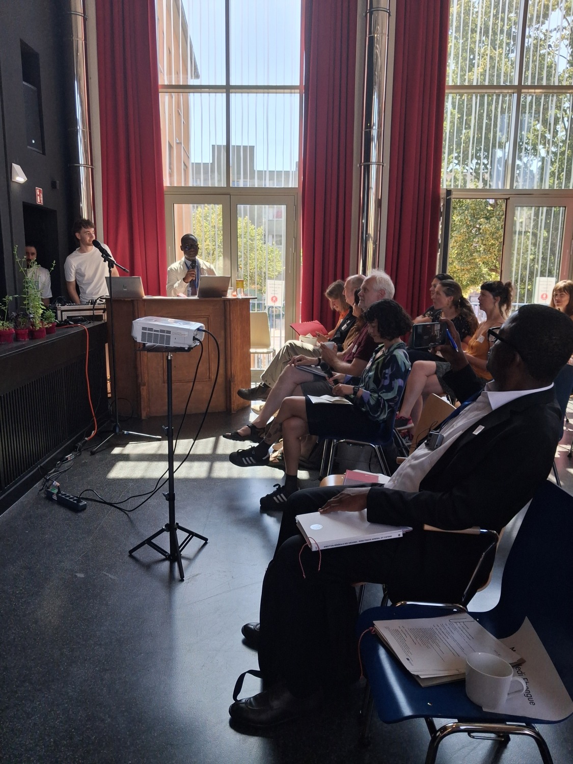 Vortrag der Delegation beim Fachforum „Green Minds – Healthy Environment“