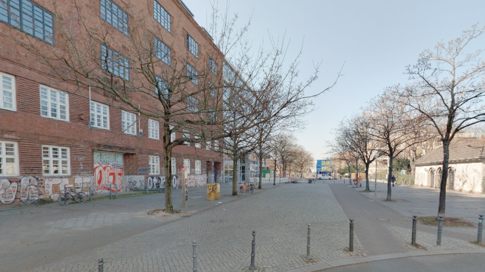 vor der Entsiegelungsmaßnahme in der Gerichtstraße