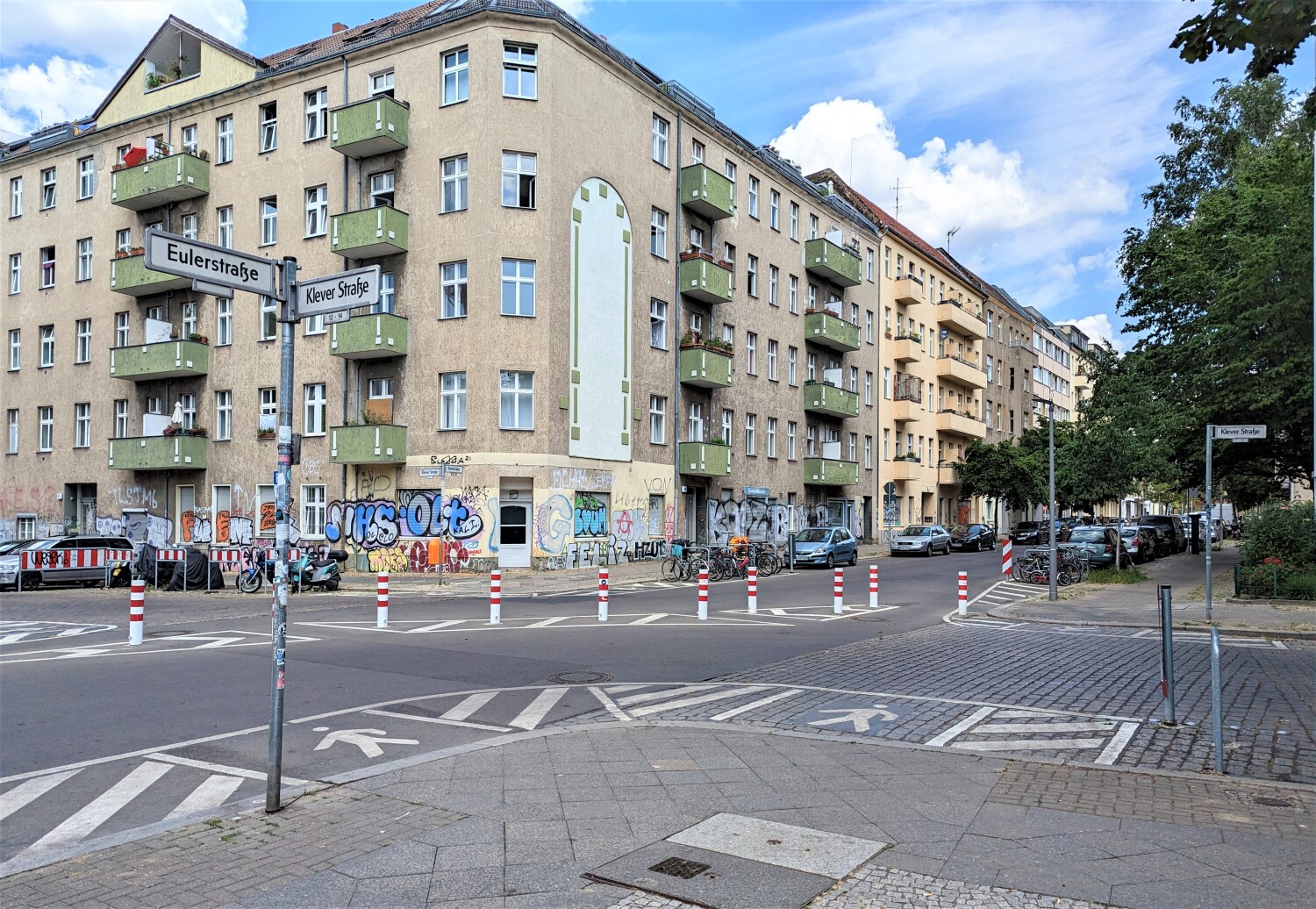 Kiezblock Bellermannkiez: Modalfilter an der Kreuzung Klever Straße / Eulerstraße