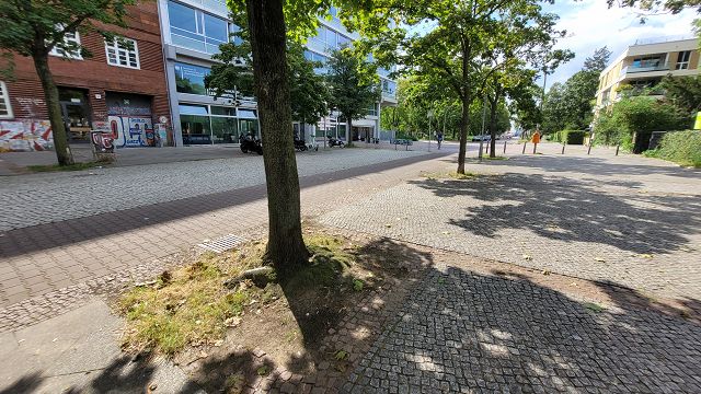 vor der Entsiegelungsmaßnahme in der Gerichtstraße