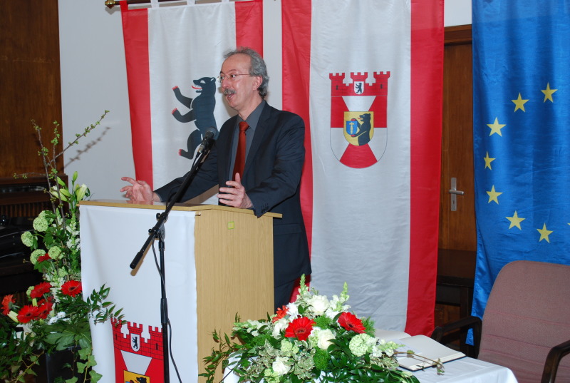 Dr. Christian Hanke Verleihung der Bezirksverdienstmedaille 2012 am 14.03.2014