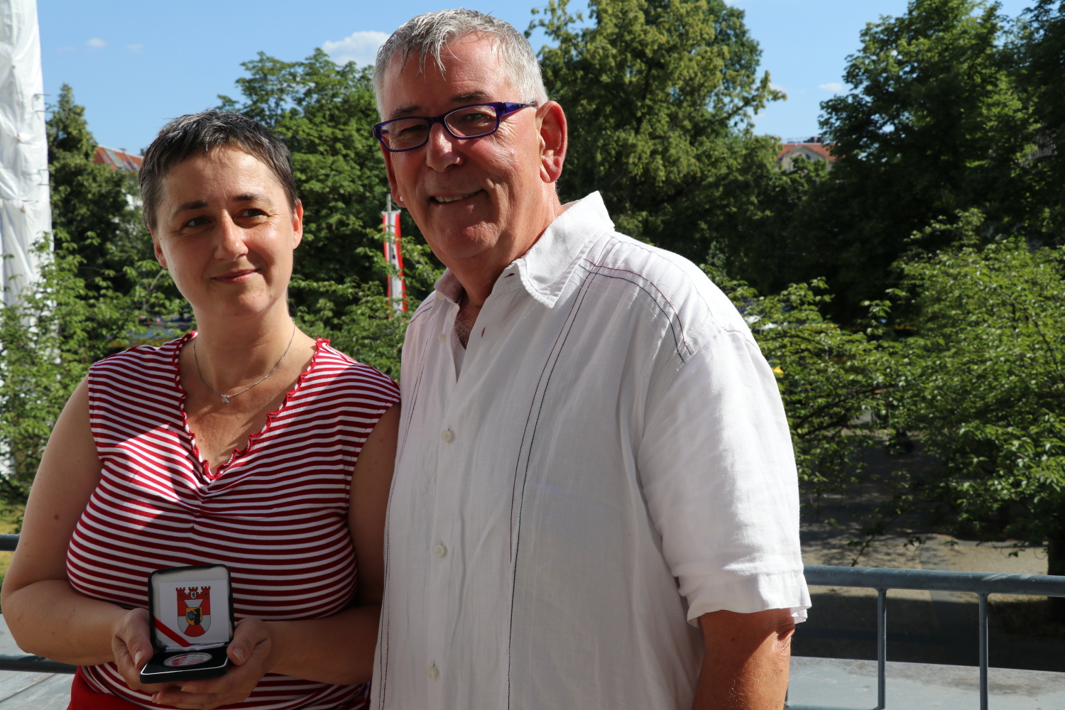 Preisträgerin Dominique Hensel mit Laudator Ulrich Davids