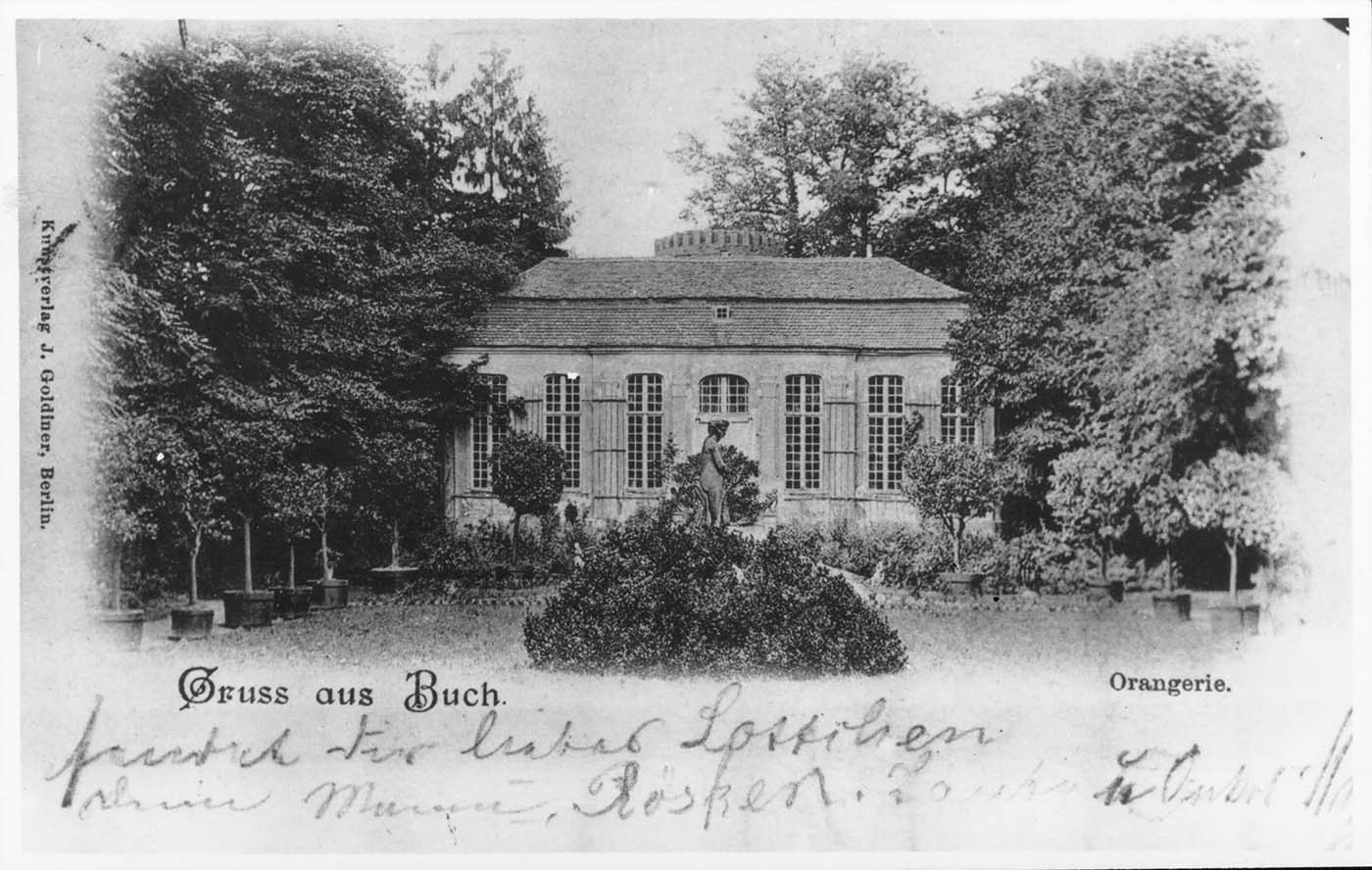 Barocke Fassade der Orangerie im Schlosspark Buch