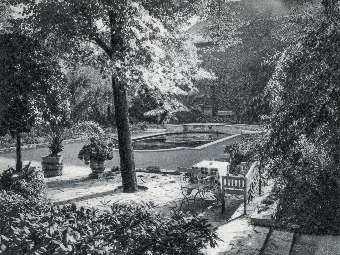 Schwimmbecken im Garten der Bötzow-Brauerei um 1939