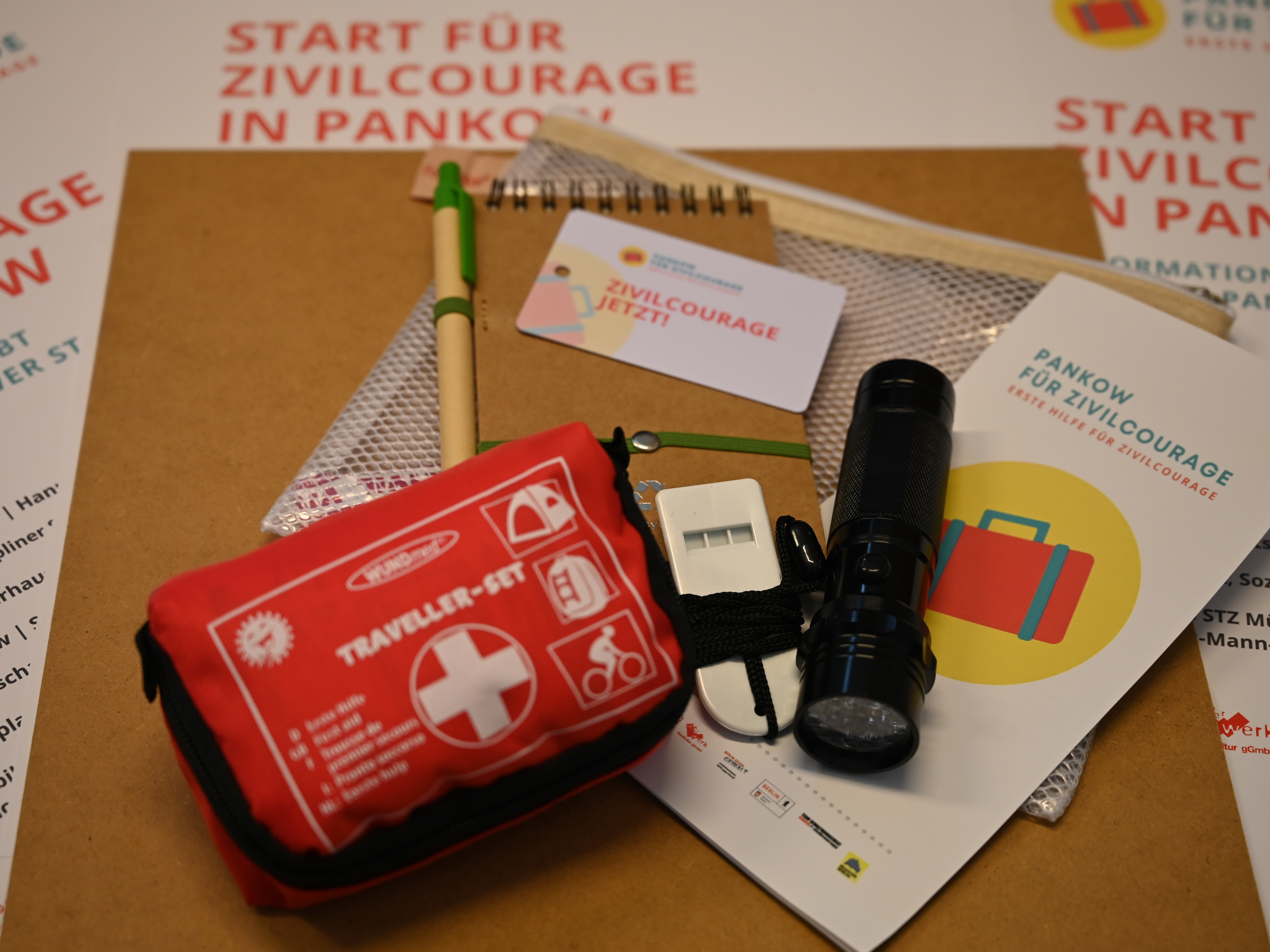 Inhalt des Koffers für Zivilcourage