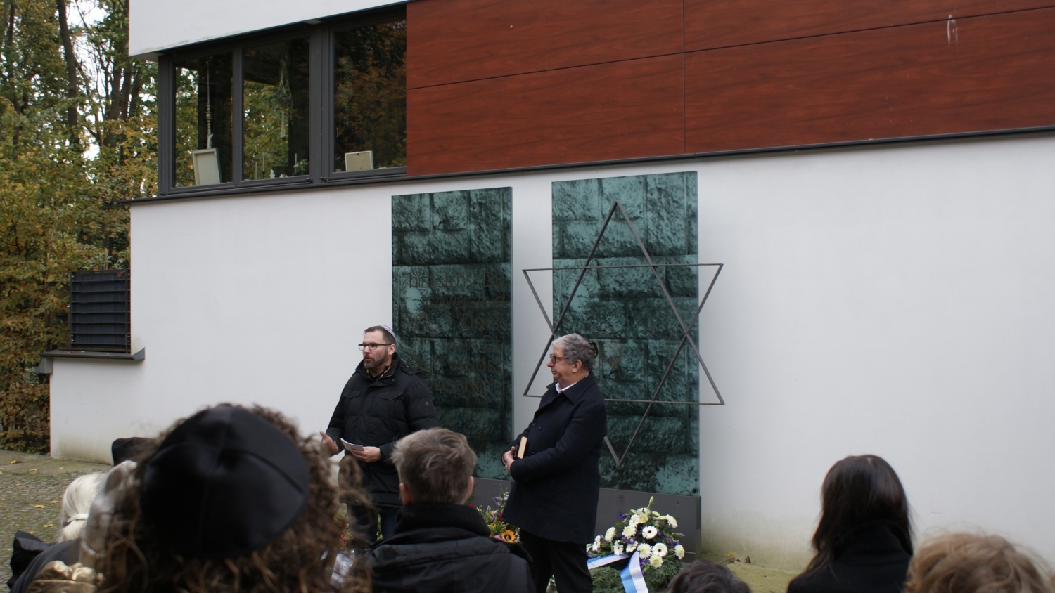 Gedenken am 9. November 2023 auf dem Jüdischen Friedhof Schönhauser Allee - Rede von Dr. Oliver Jütting (BVV-Vorsteher) 