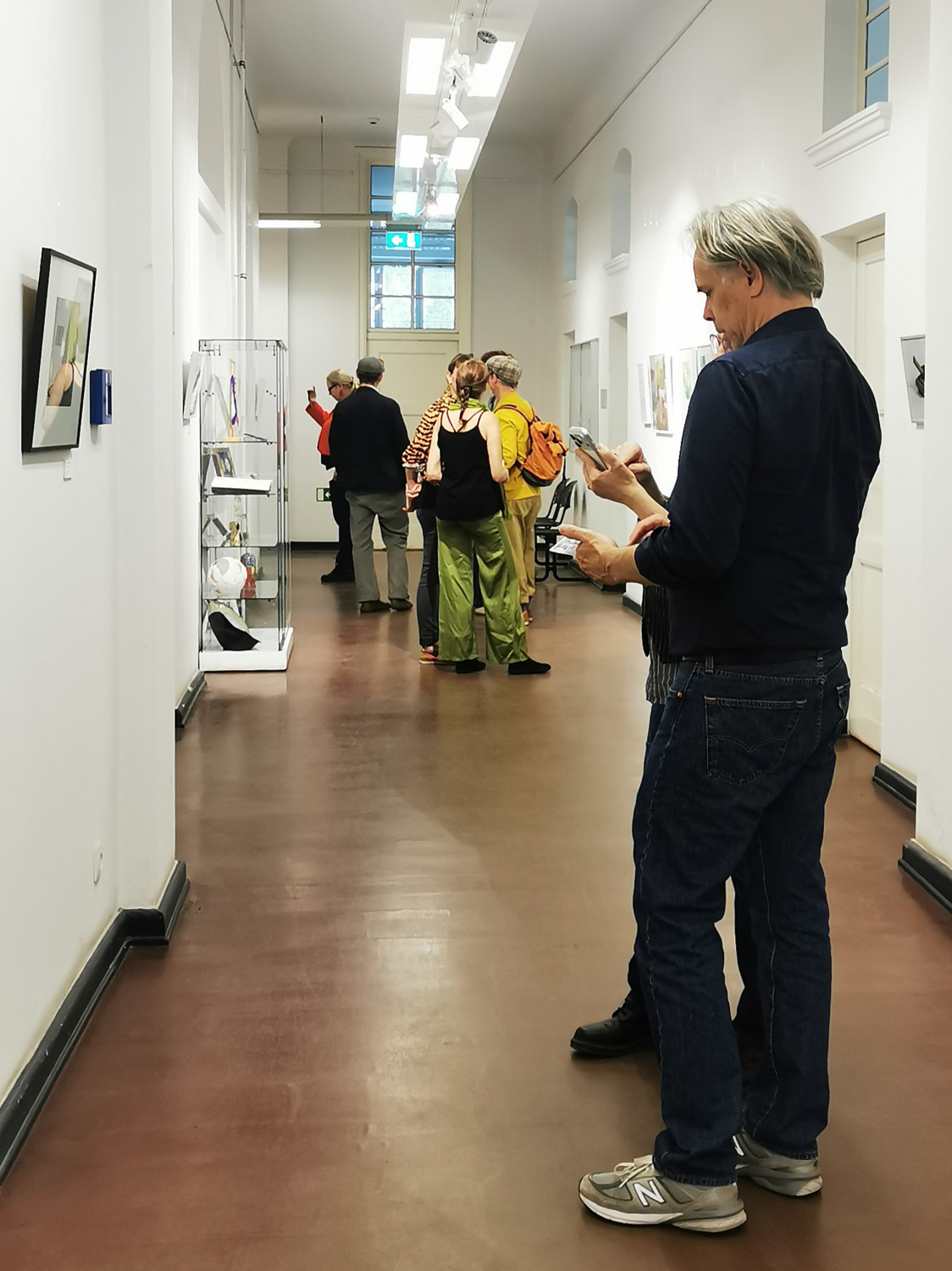 Einblick in die artspring-Gruppenausstellung in der Rathaus Galerie 2026