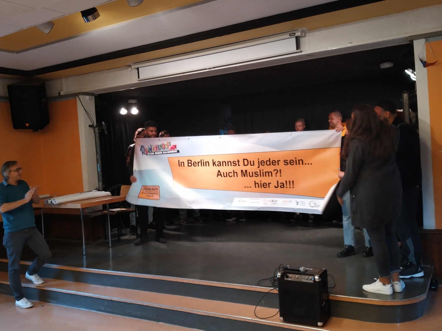Banner des Trägers Outreach - Mobile Jugendarbeit Berlin