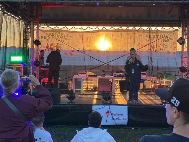 Jugendfestival Reinickendorf Bühne in der Abendsonne