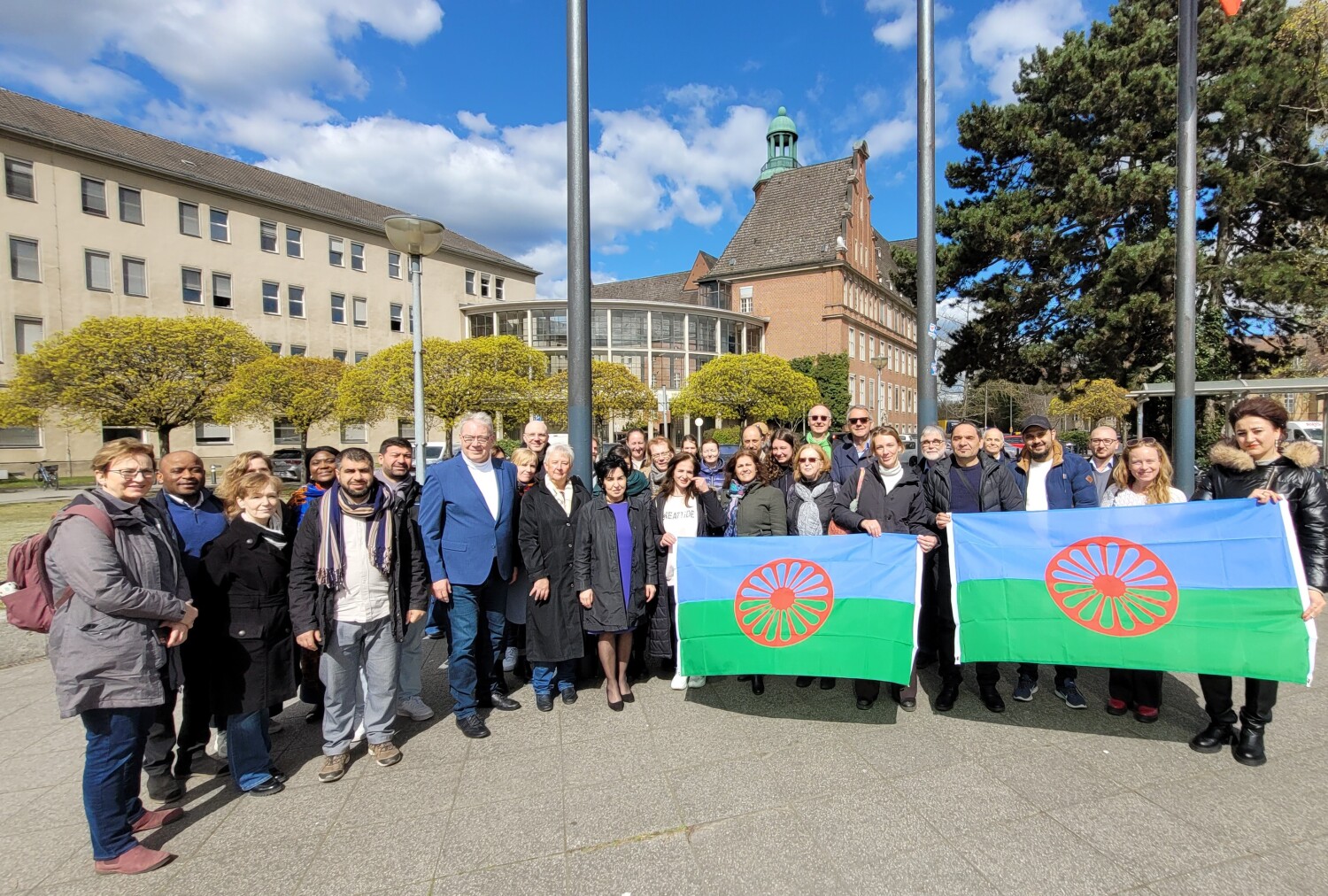 Roma Tag 2025 vor dem Reinickendorfer Rathaus