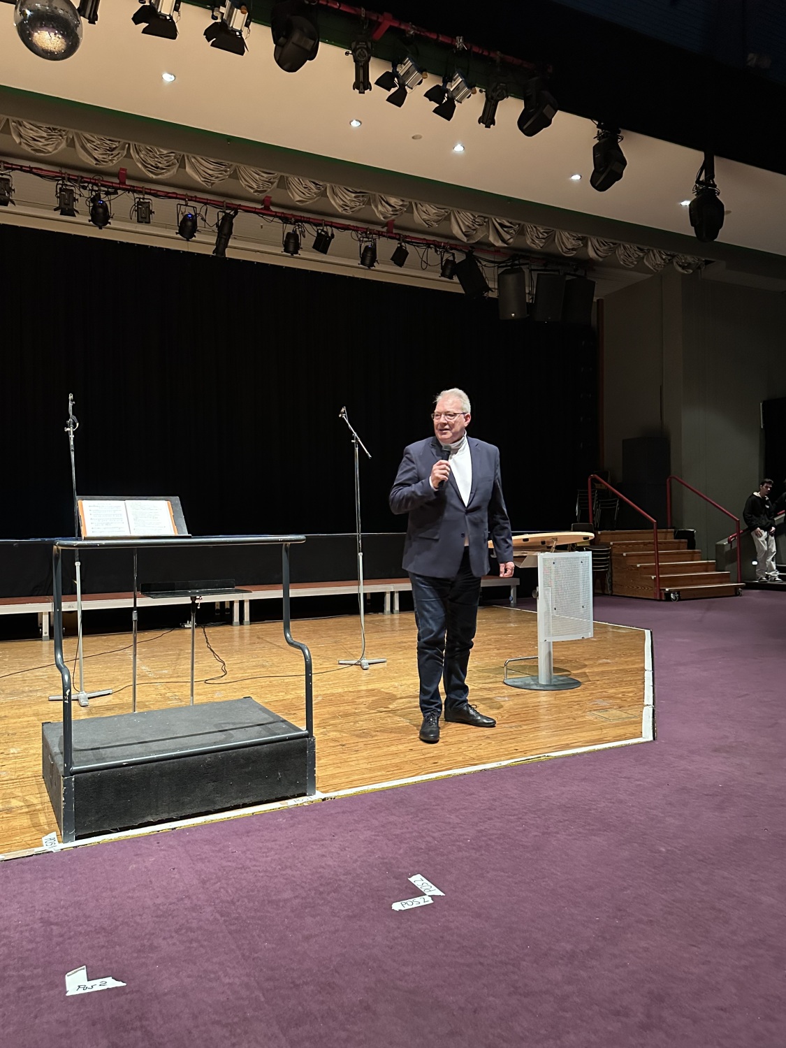 Harald Muschner, Bezirksstadtrat für Kultur (CDU), eröffnet die 53. Musischen Tage