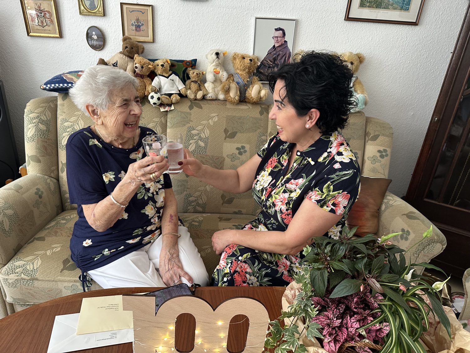 Anstoßen auf das besondere Jubiläum