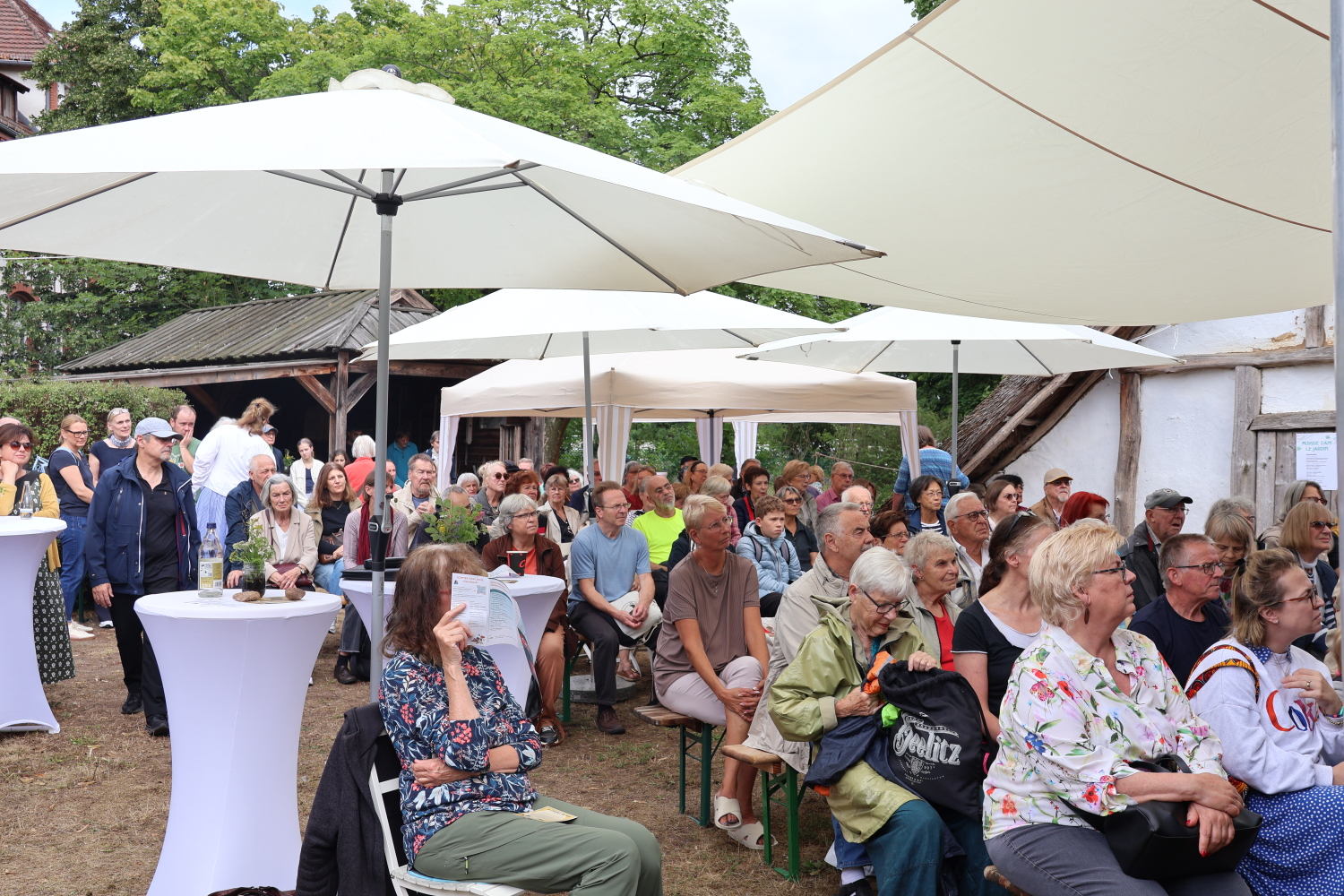 Das Sommerkonzert war gut besucht. Rund 200 Besucherinnen und Besucher fanden ihren Weg in den Museumsgarten.