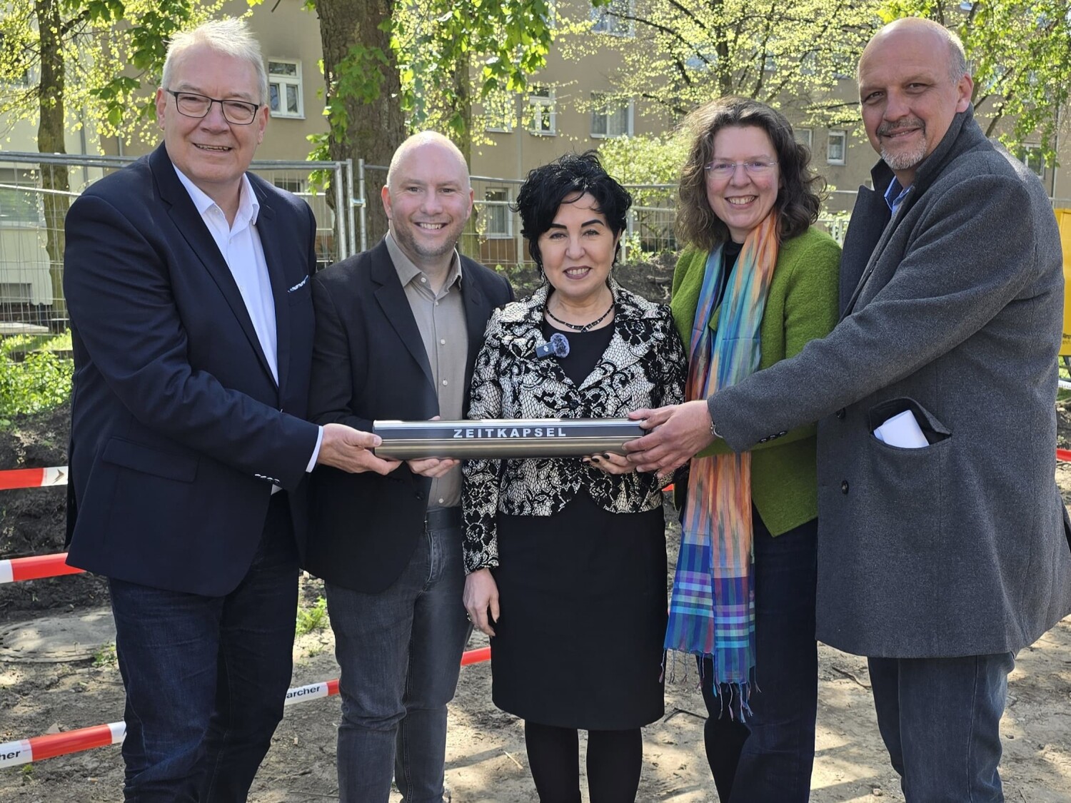 Grundsteinlegung für neues Jugend- und Stadtteilzentrum an der Auguste-Viktoria-Allee