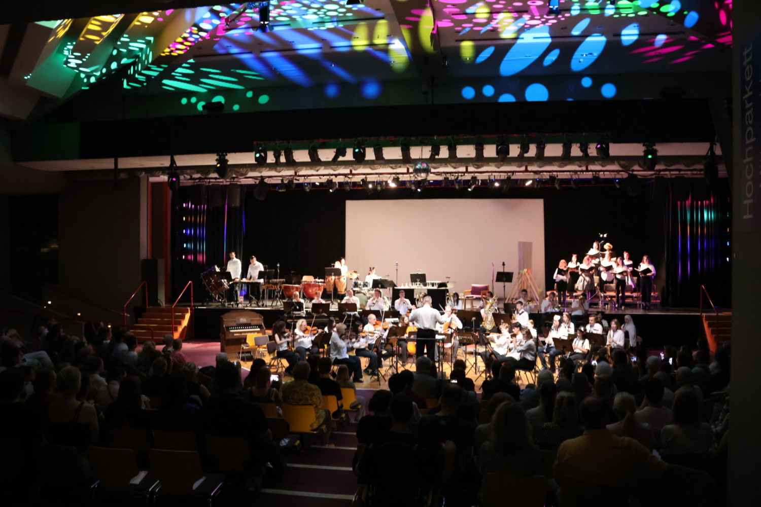 Der Saal im Fontanehaus war zum Filmmusikkonzert gut besucht.