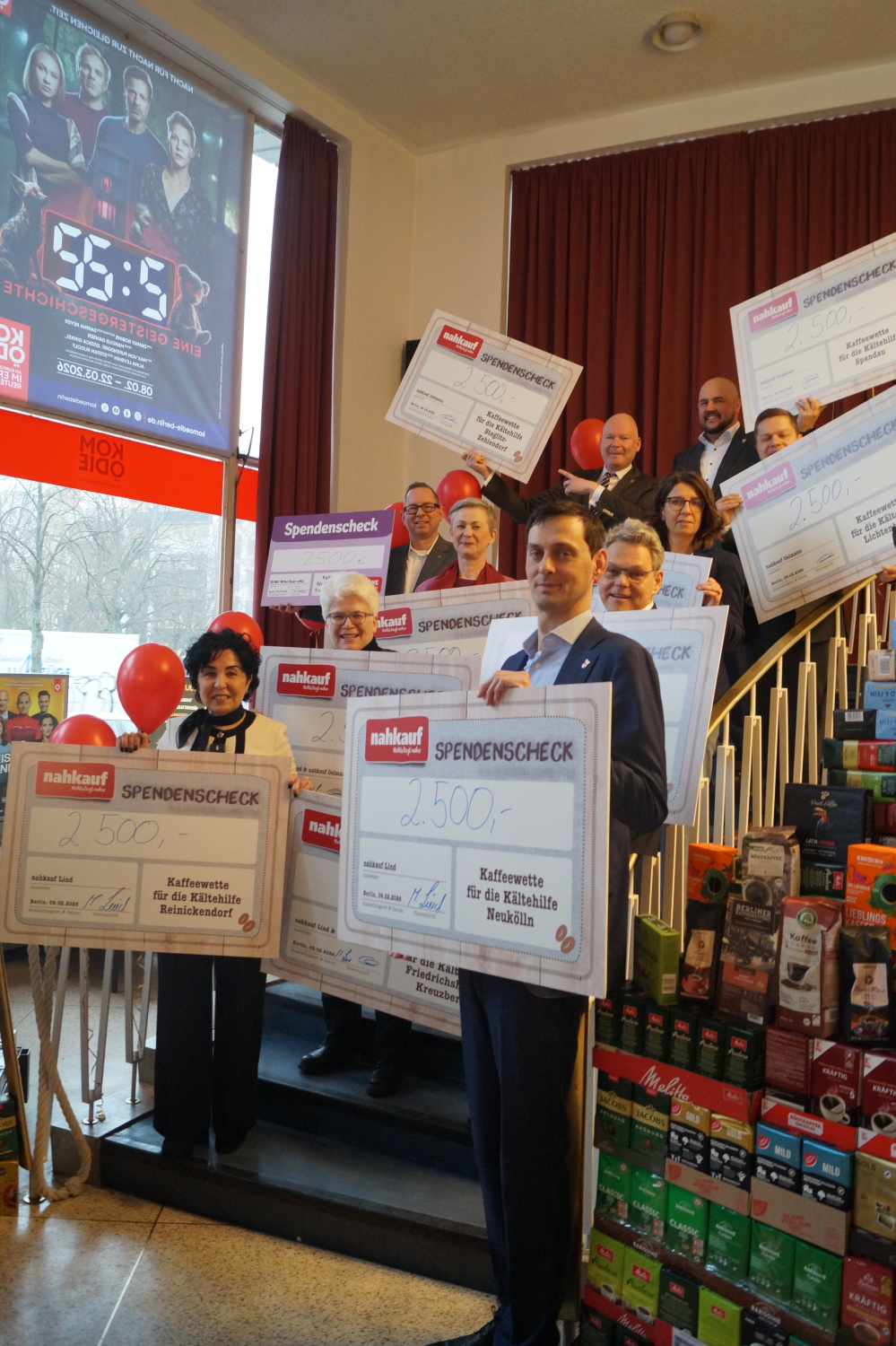 Elf Bezirke gewannen die Kaffeewette und somit je 2.500 Euro zusätzlich für die Kältehilfe.