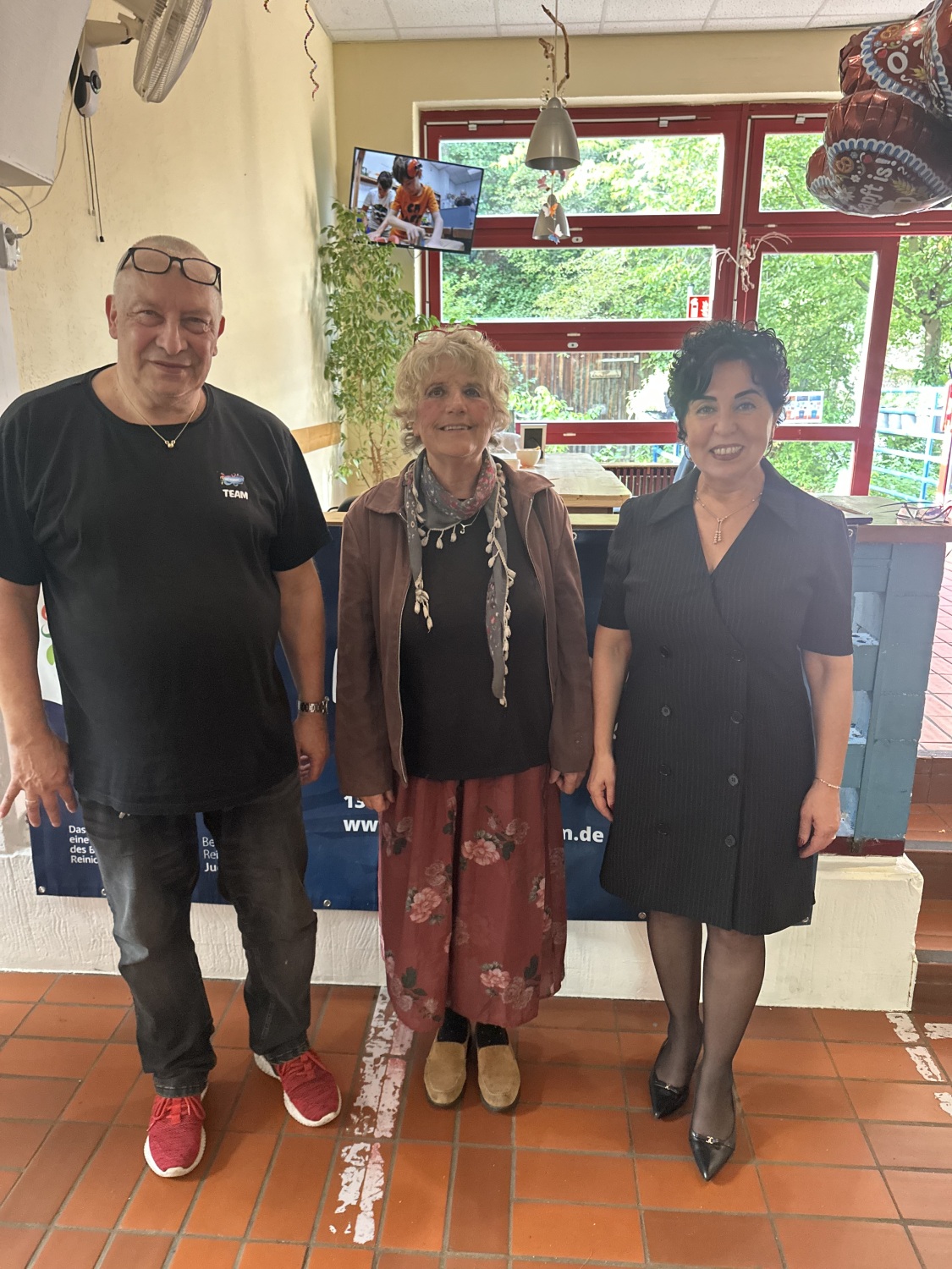 v.l.n.r.: Frank Göldner, Beatrix Oefelein und Emine Demirbüken-Wegner.